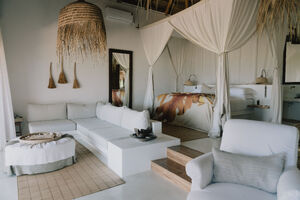 Honeymoon Suite